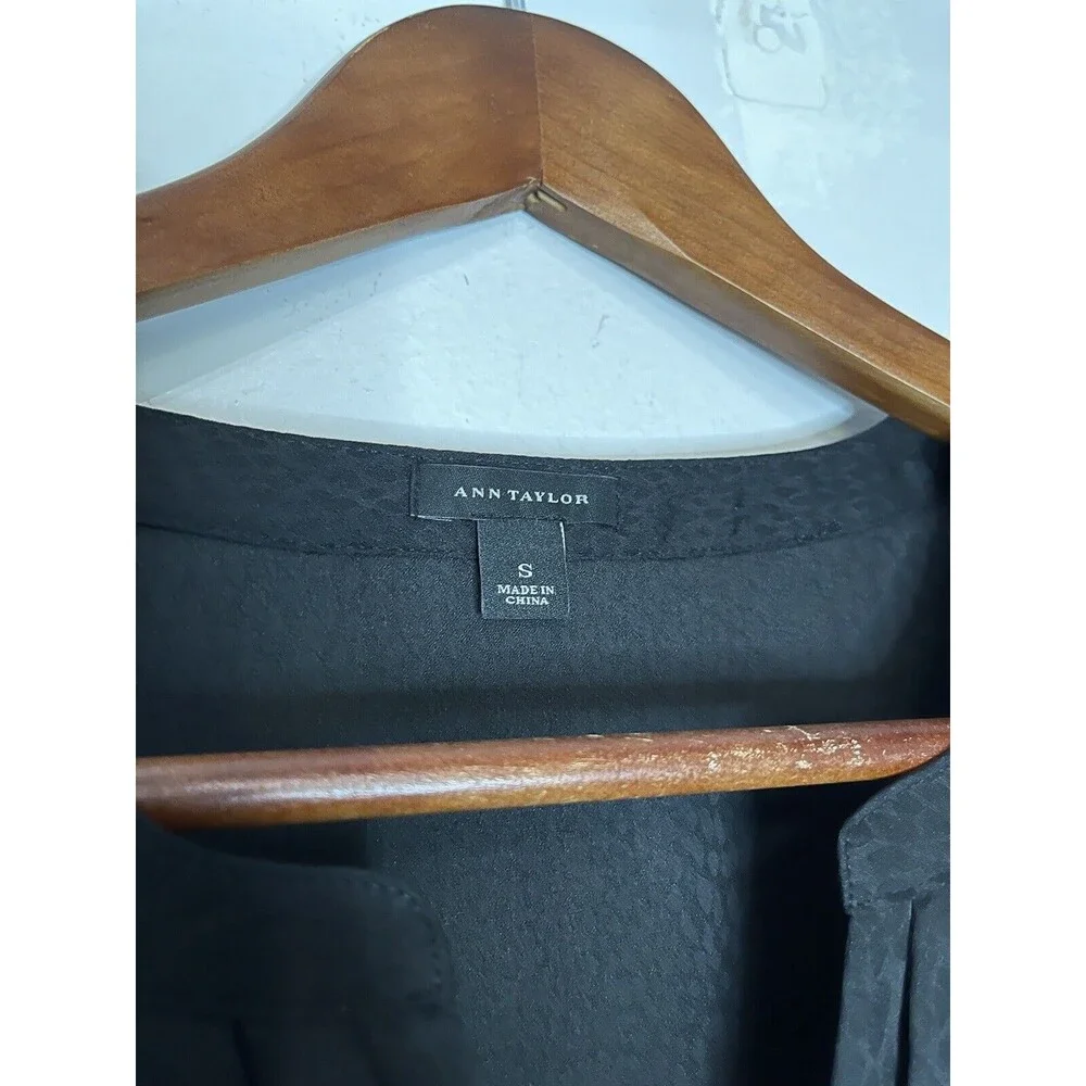 ANN TAYLOR Womens Small Long Sleeve Black Button Down Sheer Blouse Vneck Career